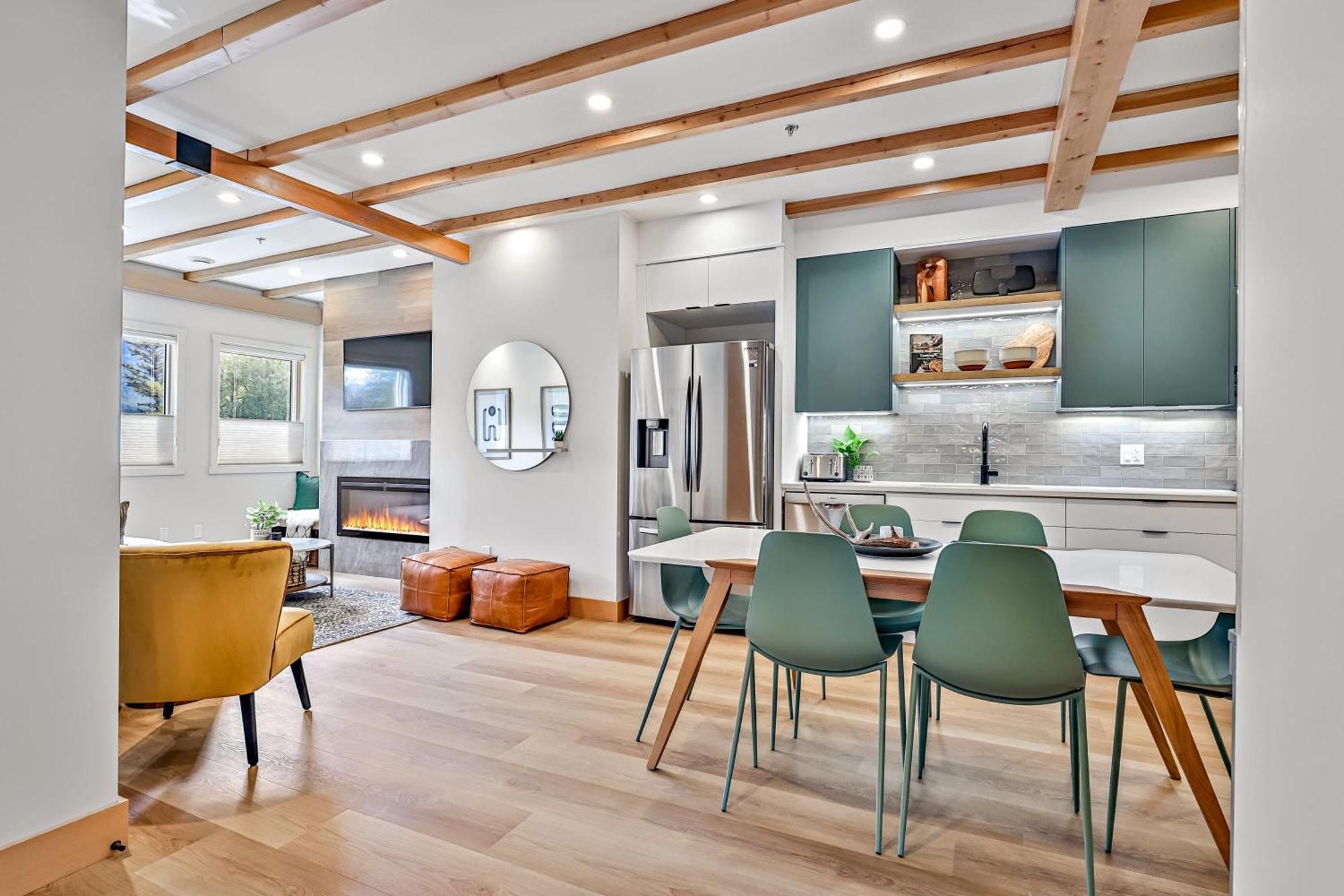 Ravens Crest Lodge - Stunning Views Perfectly Located On Main Street Canmore Esterno foto