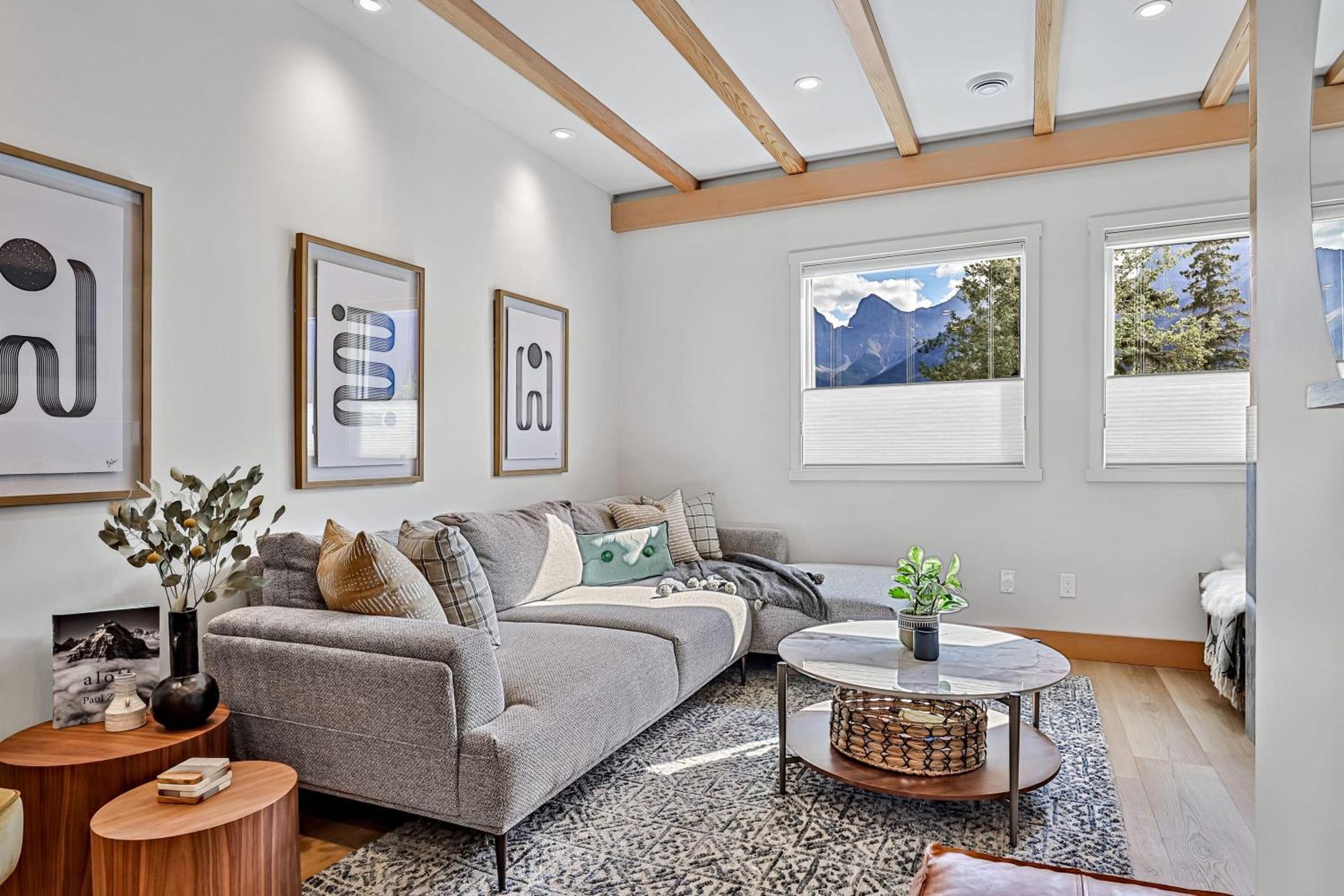 Ravens Crest Lodge - Stunning Views Perfectly Located On Main Street Canmore Esterno foto